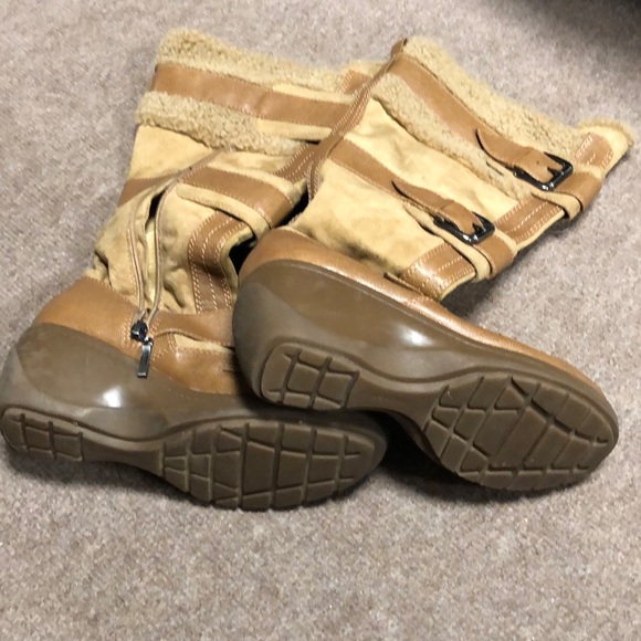 suede buckle boots - Picture 4 of 5